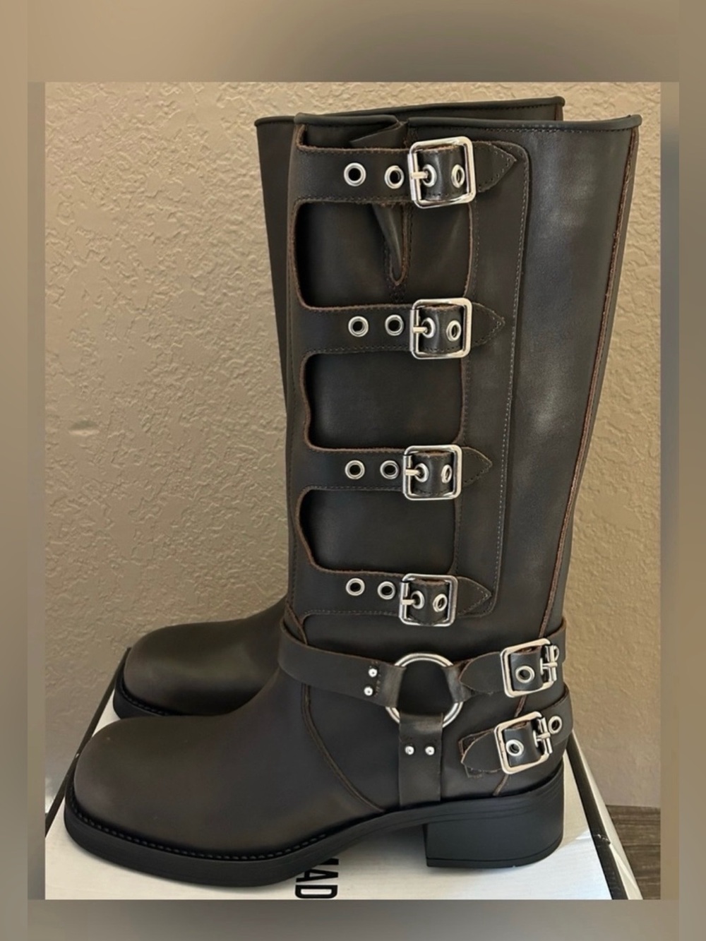 Steve Madden Women's Rocky Brown Distressed Boots Size-6.0 - Picture 3 of 9